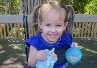 Menina de 3 anos morre após ficar presa em cozinha de brinquedo