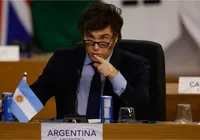 Milei privatiza hotéis populares e encerra turismo social na Argentina