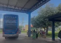 Motorista abandona ônibus com 48 passageiros e foge de fiscalização da PRF