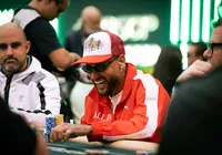Neymar participa de torneio de pôquer pelo 2º dia consecutivo