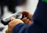 Nova lei pode liberar porte de arma para quem trabalha em escritório