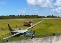 Oito voos são cancelados após avião da FAB sair da pista durante pouso na Bahia imagem