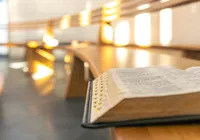 Pastor é condenado a indenizar fiel que teve segredo revelado durante culto