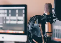 Podcast traduz a  política com a arte