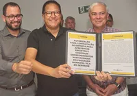 Prefeito Augusto Casto autoriza pacote de obras de mais de R$ 88 milhõe