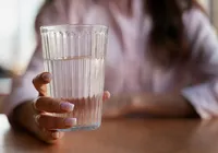 Professora passa mal após beber água supostamente envenenada em escola