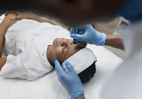 Projeto oferece tratamento de pele gratuito para mulheres negras imagem