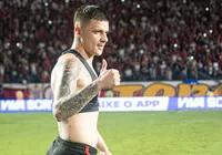 Renato Kayzer marca gol do título e se sagra artilheiro do Nordestão imagem