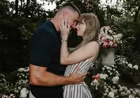 Taylor Swift se casa em cerimônia secreta e reúne estrelas nos EUA