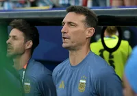 Técnico da Argentina deixa rivalidade de lado e diz ser "fã do Brasil"