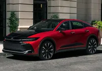 Toyota antecipa tecnologias da nova geração do Corolla via sedã Crown