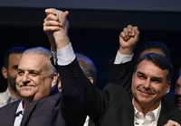 Vai desistir? Brecha em ata do PL permite recuo de vice de Flávio