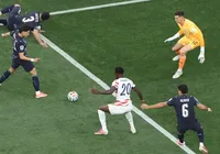 VAR errou ao revisar cartão amarelo em EUA x Paraguai? Entenda a regra