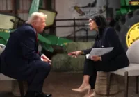 VÍDEO: Trump se irrita, joga microfone e abandona entrevista nos EUA