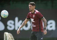 Zagueiro deixa o Vitória e abre espaço para chegada de novo reforço