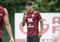 Zé Vitor explica saída forçada e exalta estreantes do Vitória