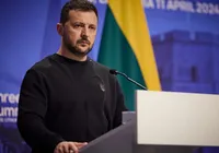 Zelensky acusa Rússia de atacar depósito nuclear em Chernobyl