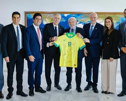 Campanha de Lula vai usar Copa do Mundo em jingle de reeleição - Imagem