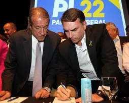 Flávio Bolsonaro lança plano de governo de 70 páginas nesta quinta - Imagem