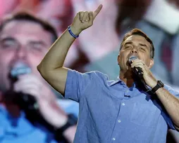 TSE restabelece filiação de Flávio Bolsonaro e libera candidatura - Imagem