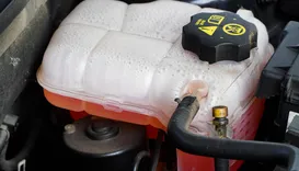 Água do radiador sumindo? O teste de R$ 20 que salva o seu motor