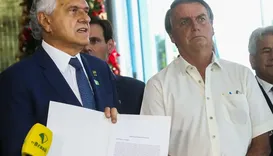 Caiado sobe o tom e diz que Flávio Bolsonaro "está afundando"
