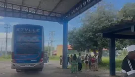 Motorista abandona ônibus com 48 passageiros e foge de fiscalização da PRF