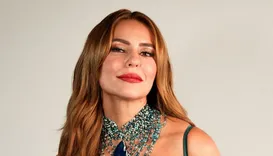 Paolla Oliveira responde fã que pediu para apanhar dela; veja vídeo