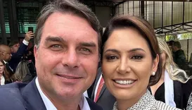 Postura de Michelle Bolsonaro irrita pré-campanha de Flávio