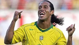 Ronaldinho Gaúcho deixa aposentadoria e volta a jogar em time italiano