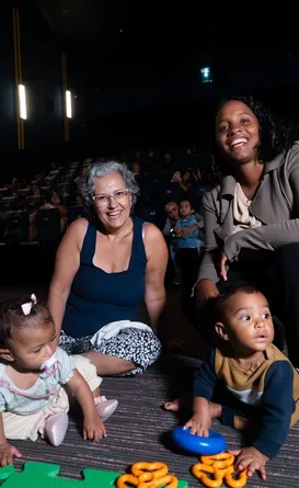 Filme do Homem-Aranha terá sessão exclusiva para mães e bebês na Bahia