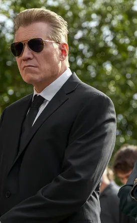 Só 8 episódios: série esquecida da Netflix vai explodir sua mente hoje