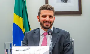 Deputado mais rico da Bahia recebe da noiva sua primeira doação