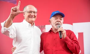 TSE aceita ação que pode tornar Lula e Alckmin inelegíveis