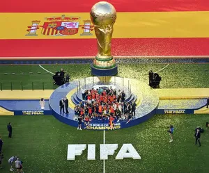 Fifa descarta vender Copa do Mundo e defende projeto de R$ 23 bilhões imagem