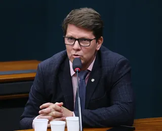 Ao STF, Frias nega envio de emendas para financiar filme de Bolsonaro