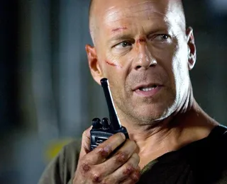 Astro de Hollywood faz aparição rara após diagnóstico de demência