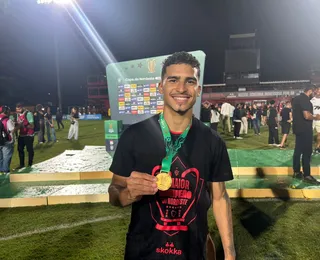 Campeão pelo Vitória, Renê mira Seleção Brasileira: "Vou trabalhar muito"