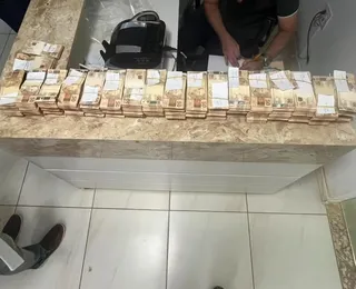 Carro com R$ 1,3 milhão em dinheiro é interceptado pela PM em rodovia da Bahia