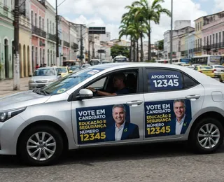 Carro de aplicativo com propaganda eleitoral gera multa de R$ 8 mil