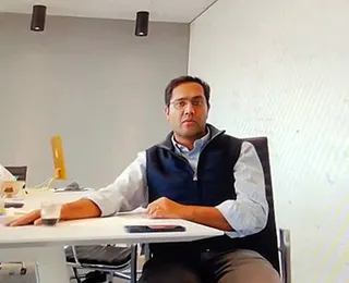 CEO que demitiu 900 pelo Zoom é demitido da própria empresa