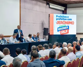 Chapa de Jerônimo reúne mais de 70 prefeitos em Salvador