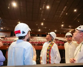 Com reabertura marcada, Teatro Castro Alves recebe visita de Jerônimo Rodrigues