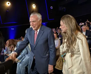 Com sala cheia, Salvador recebe documentário 963 dias de Michel Temer
