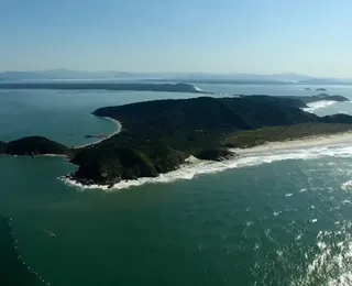 Conheça a ilha brasileira onde carros não entram