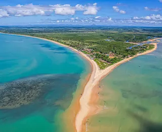 Conheça o Caribe secreto na Bahia onde é possível 'andar sobre o mar'