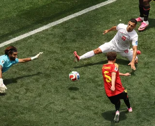 Conheça o goleiro do Irã que fez a "defesa da Copa" contra a Bélgica