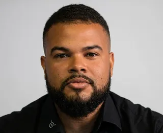 Consultor automotivo é executado dentro de carro em Salvador