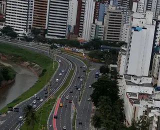Corpo de homem é localizado boiando em córrego na Avenida Magalhães Neto