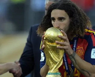 Cucurella vence segunda Copa do Mundo em um ano no mesmo estádio